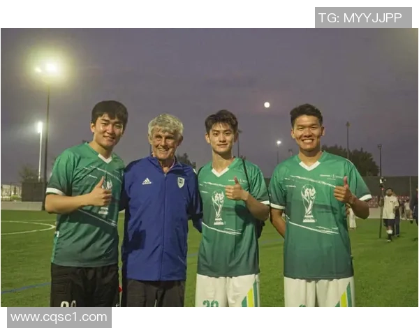 当年绿茵场风云再现模糊影像中的传奇球星记忆