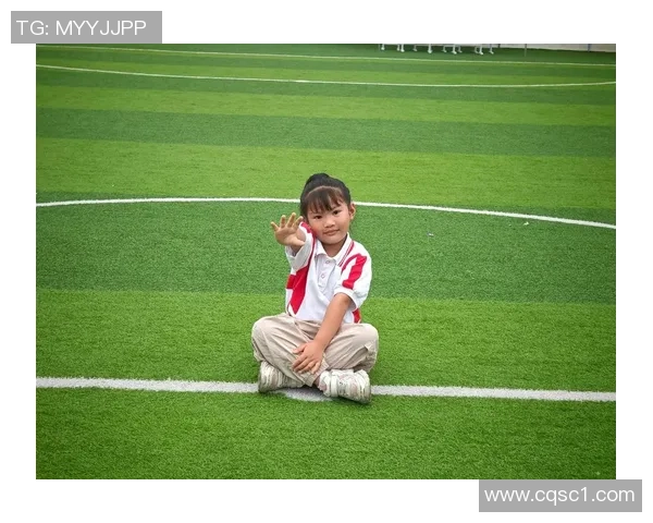 足球球星娃娃萌趣集结 笑颜如花 彰显体育精神与童真魅力